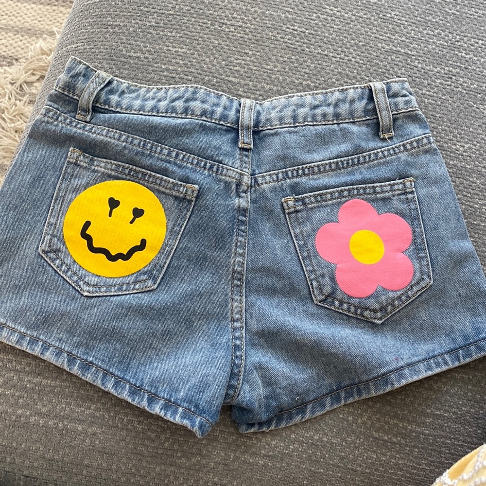 Kids Shorts with cute flowers